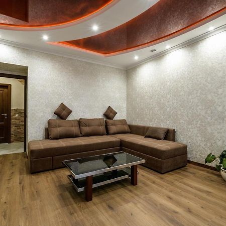 Kyivska Apartments Lviv Bagian luar foto