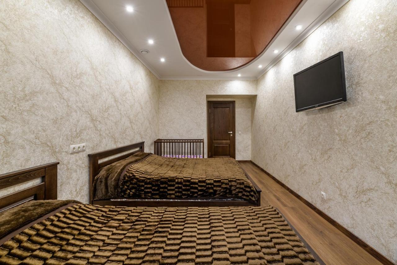 Kyivska Apartments Lviv Bagian luar foto